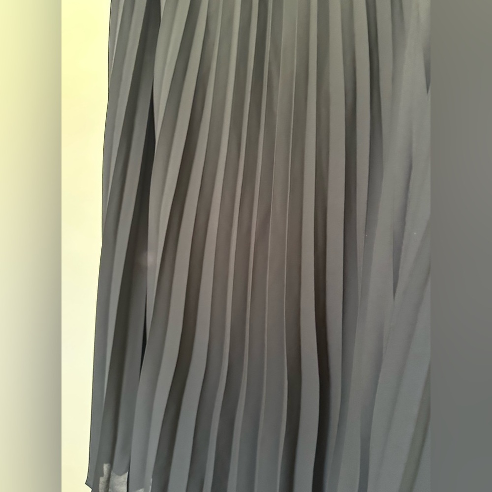 LOFT Black Maxi A-Line Pleated Skirt - Picture 4 of 6